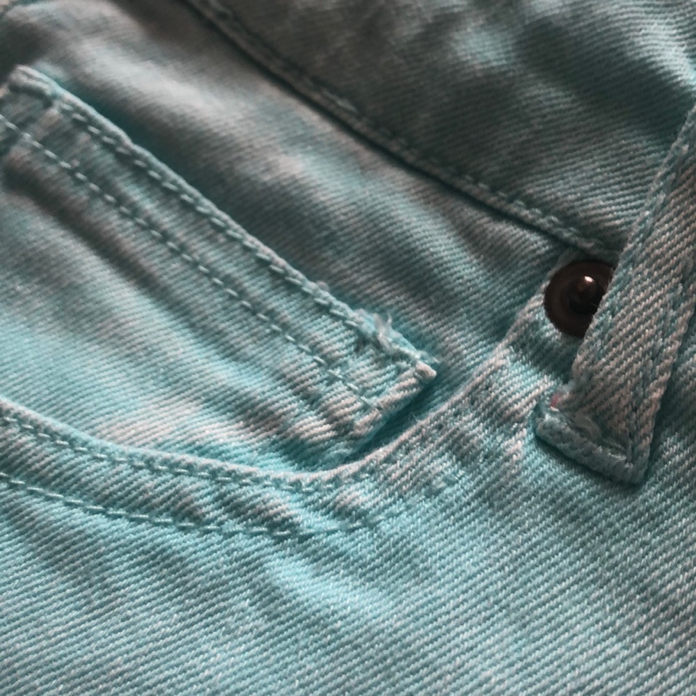 Turquoise shorts - Picture 3 of 6